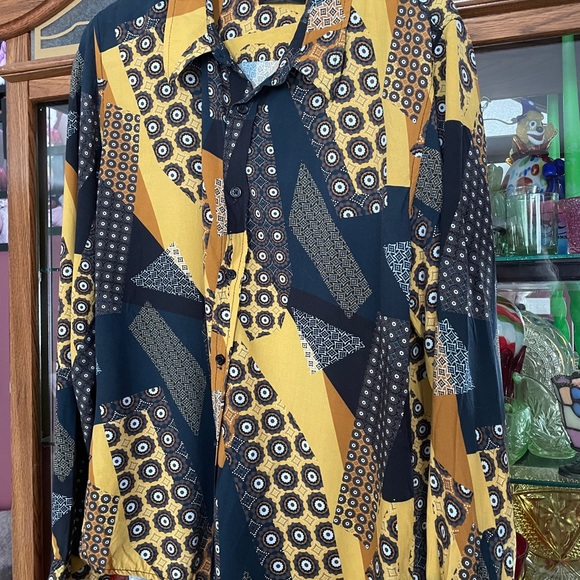 Nohow Geometric Pattern Shirt - Picture 4 of 6